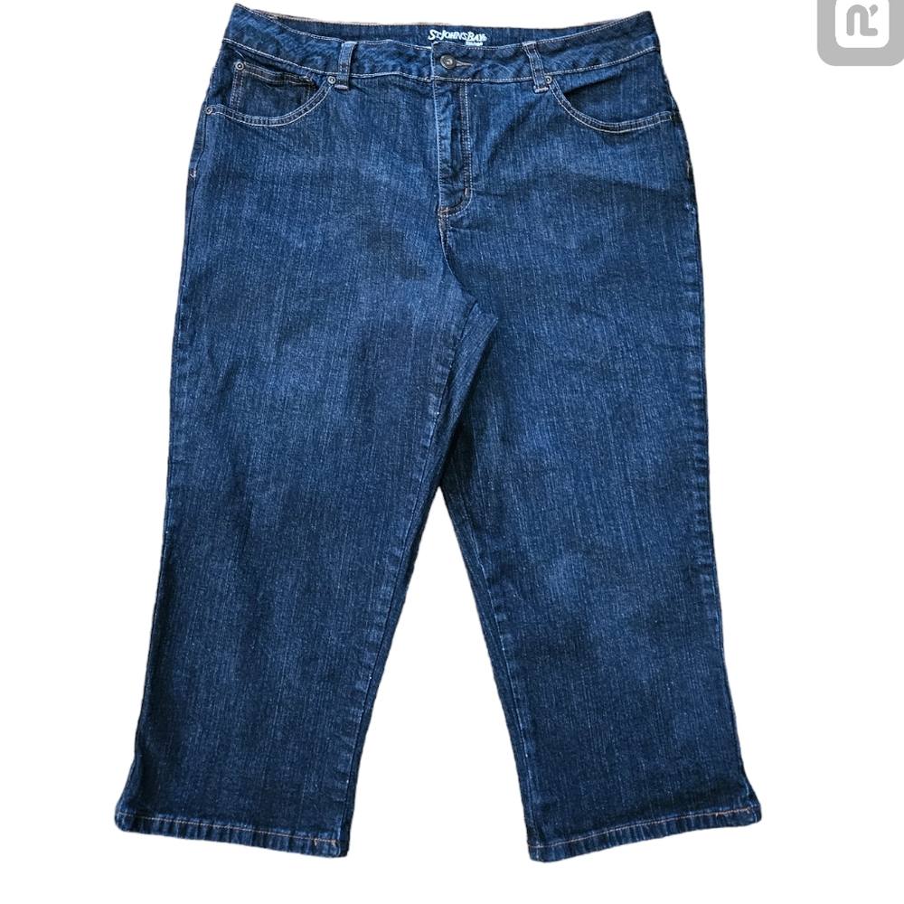 St. John's Bay Jean Capris.‎ Size 16.